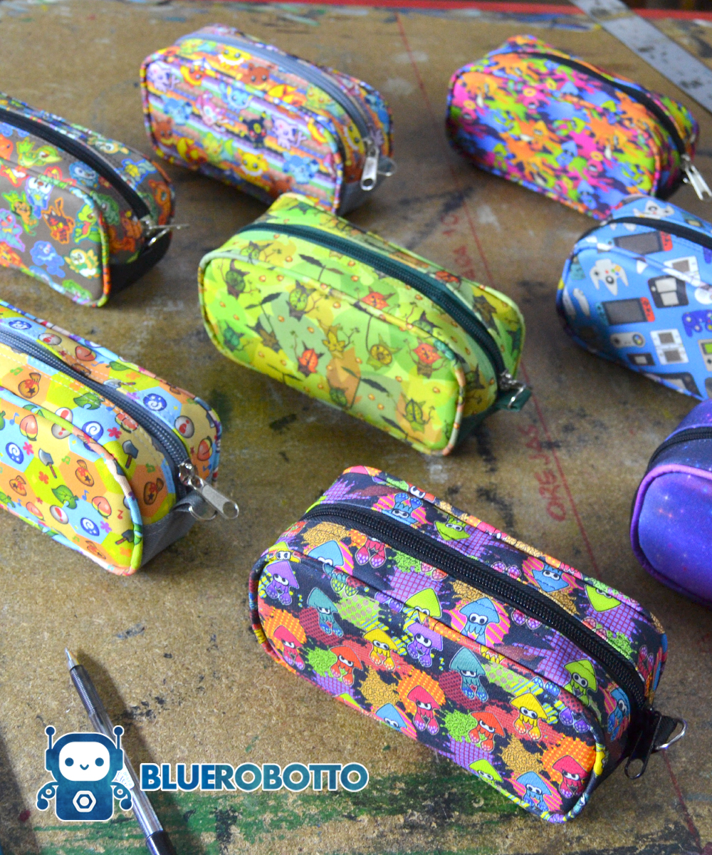 Pouch / pencil bag – various designs – Blue Robotto